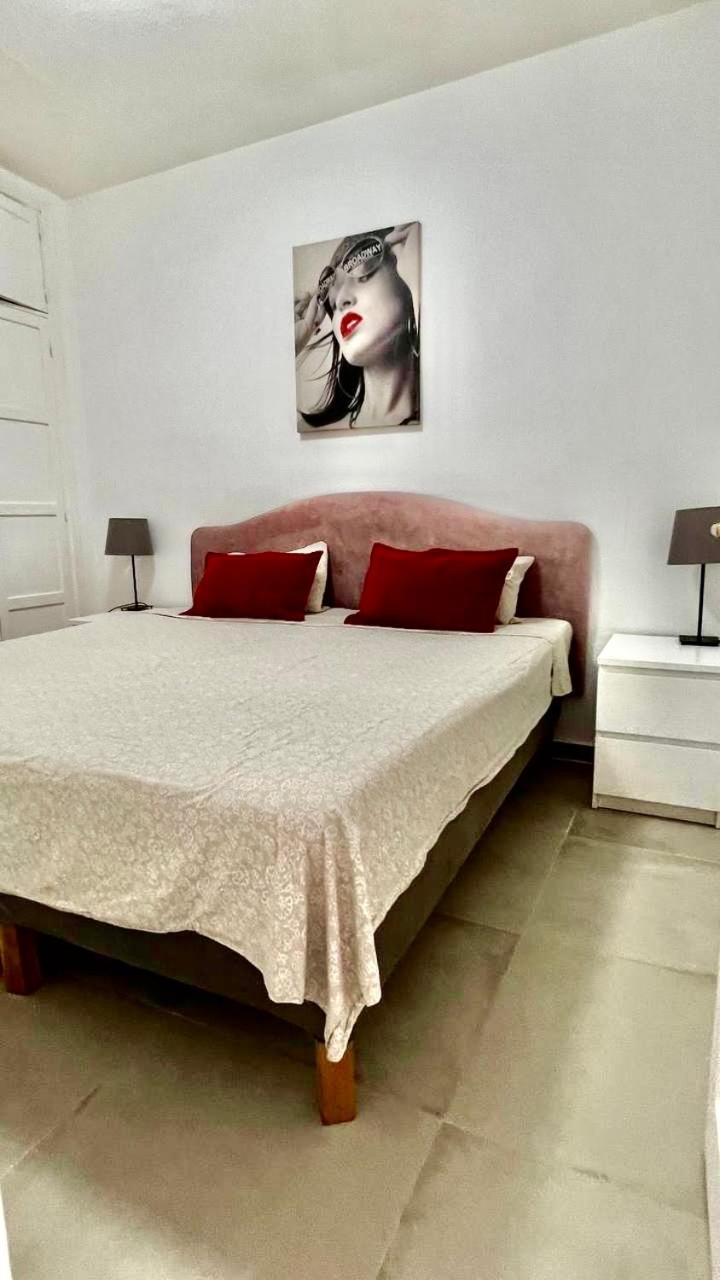Ocean View Apartment In Orlando 阿德耶 外观 照片